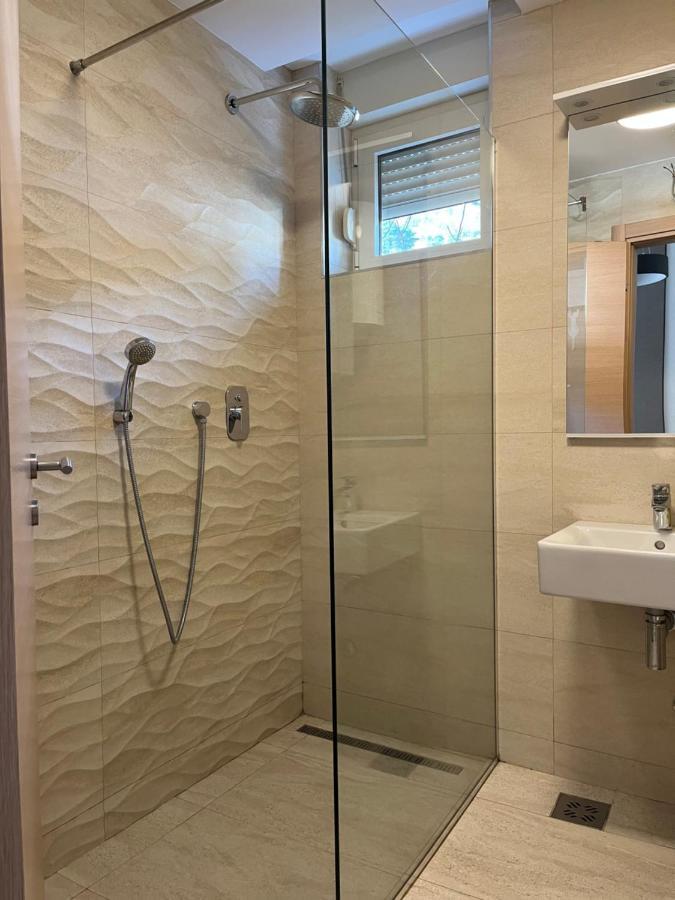 Atina Apartment, City Centre Budva ,Luxurious, Bright, Parking エクステリア 写真