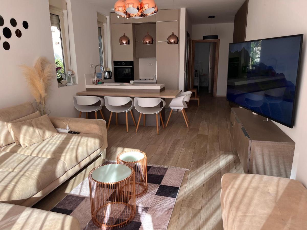 Atina Apartment, City Centre Budva ,Luxurious, Bright, Parking エクステリア 写真