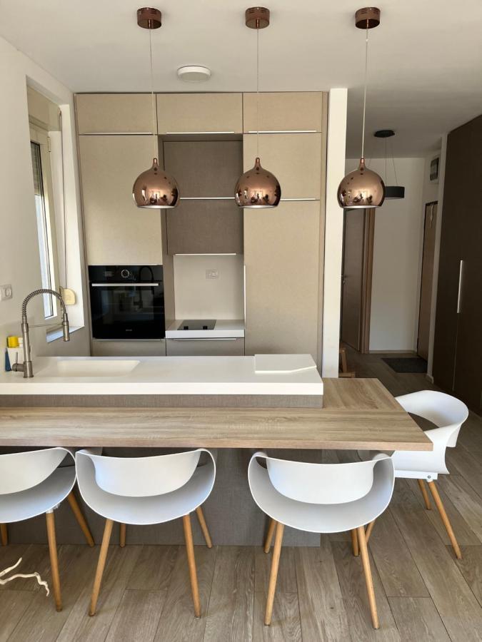 Atina Apartment, City Centre Budva ,Luxurious, Bright, Parking エクステリア 写真