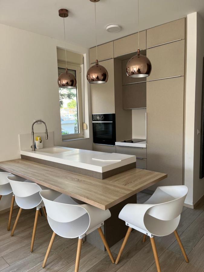 Atina Apartment, City Centre Budva ,Luxurious, Bright, Parking エクステリア 写真