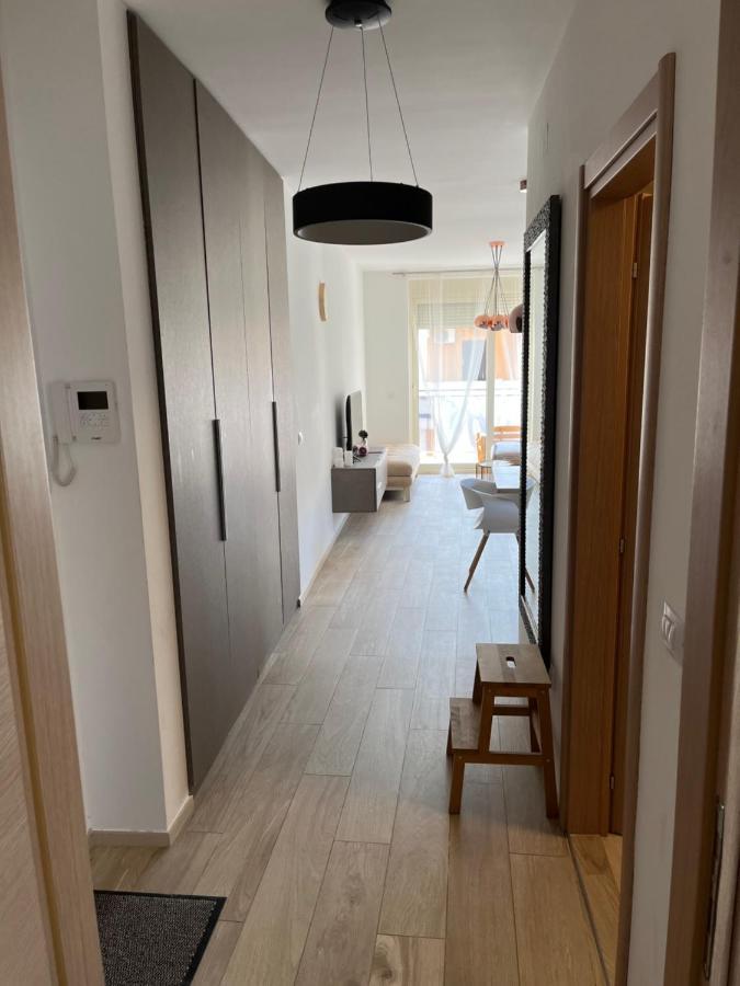 Atina Apartment, City Centre Budva ,Luxurious, Bright, Parking エクステリア 写真