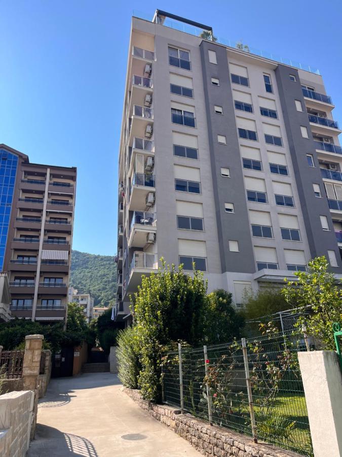 Atina Apartment, City Centre Budva ,Luxurious, Bright, Parking エクステリア 写真